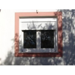 Επικαθημενο Ρολο Αλουμινιου  με Μονωση Πολυουρεθανης ,   Παραθυρο σε κατοικια στην Νεαπολη Πειραιας